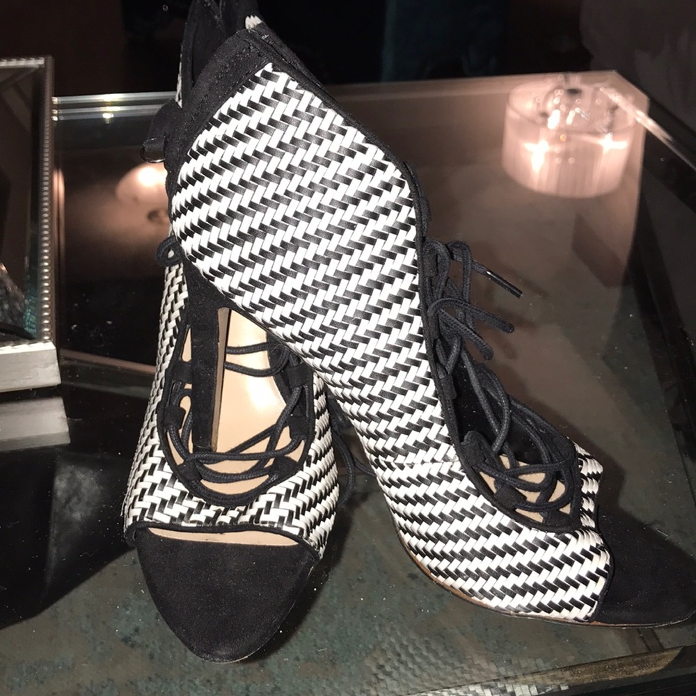 Sz 8 (39) Zara Houndtooth Woven leather Shoe-ties